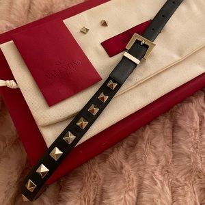 Valentino Garavani Roman Stud Black Skinny Leather Belt